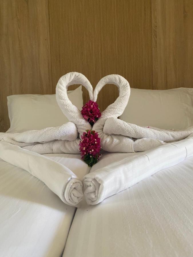 Barbie Hotel Apartments イアリソス エクステリア 写真
